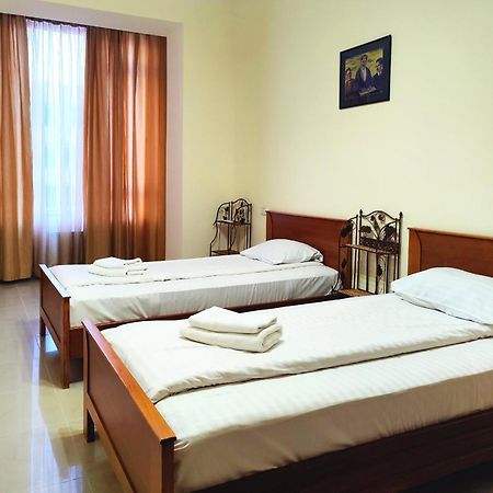 3 Bedroom Apartment In Homey Residence Jereván Kültér fotó